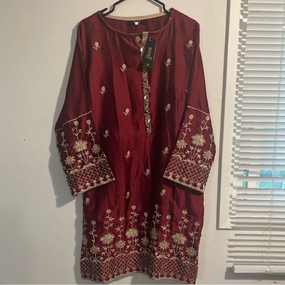 BEEJAYS formal top
